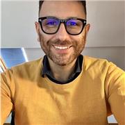 Master in Lettere, impartisce lezioni private di materie letterarie, storia e geografia