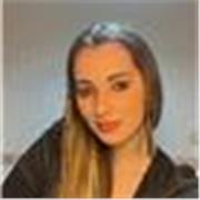 Offro lezioni private a bambini di scuole elementari e medie. Ho ottime esperienze con i bambini essendo già stata in una scuola. 