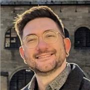 Native Portuguese speaker with uni language teaching experience