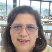 Hola, la experiencia de mas de 40 años dando clases de matemáticas, me ha mantenido replanteando estrategias y adaptándome a las nuevas tendencias. Me apasiona ver que los chicos avancen