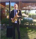 Professionista nel settore musicale da 16 anni sax solista nel programma televisivo di crozza