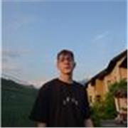 Studente di ingegneria industriale che da ripetizioni di matematica