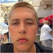 Soy un chico joven que busca enseñar español, concretamente castellano a jóvenes como yo q tengan el mismo entusiasmo 