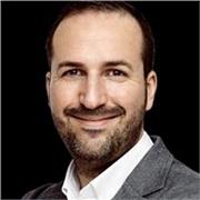 Profesor de marketing con conocimiento de las bases del marketing y de las nuevas tendencias de marketing digital