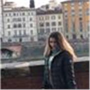 Insegnante diplomata al liceo linguistico capace di insegnare inglese spagnolo tedesco e filosofia, disposta a fare lezioni online interattive e divertenti al fine di richiamare con più facilità l’attenzione degli alunni
