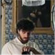 Professionista del settore audiovisivo impartisce lezioni su nozioni di fotografia