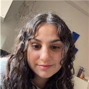 Soy estudiante de tercero de Administración y Dirección de Empresas, con una amplia rama de conocimiento en matemáticas y economía