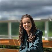Professora de reforço escolar ensino fundamental