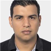 Soy psicólogo profesional con conocimiento del idioma y experiencia con niños y jóvenes en clases y asesorías