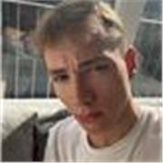 Bonjour, je m’appelle Romain, j’ai 19 ans et je suis étudiant à l’EDHEC. Après avoir obtenu mon baccalauréat S mention très bien, j’ai effectué une classe préparatoire voie ECS à Paris qui m’a permis de développer rigueur, méthode et efficacité. Aussi, j’