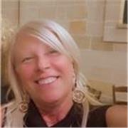 Docente e appassionata di lingue classiche impartisce lezioni di Latino per studenti di scuola secondaria di primo e secondo grado