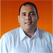 Ingeniero Informático y profesor para enseñar a varios alumnos.