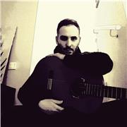 Musicólogo y guitarrista con más de 20 años de experiencia imparte clases de guitarra clásica, armonía y leguaje y teoría musical