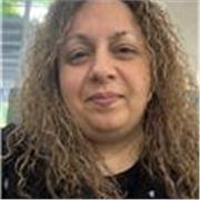 Il tuo Piccolo ha bisogno di un aiuto per i compiti di matematica o italiano? Sarò lieta di aiutarlo con precisione e dolcezza