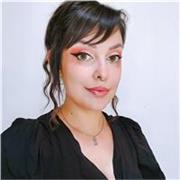 Dottoressa in Linguaggi dei Media con dieci anni di esperienza in comunicazione, social e digital media offre formazione e coaching
