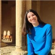 Soy alegre, paciente, simpática y perfeccionista. Puedo adaptarme sin problema al nivel de cada persona y aportar todos los materiales personalizados