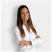 Profesora de matemáticas imparte clases motivadoras para alumnos que necesitan entender bien las matemáticas