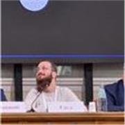 Dottore di ricerca in Scienze politiche impartisce lezione di Storia