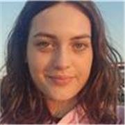 Tutora de inglés con certificado C1 y estudiante de filología.