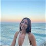 Graduada en Historia del Arte, ofrezco clases particulares para todas las edades.