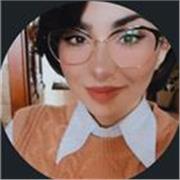 Redattrice e copywriter da oltre 4 anni, offre lezioni di scrittura online