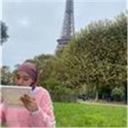 Étudiante à l'université de Grenoble d'une nationalité Marocaine et prete de donner des cours d'arabe 