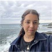 Estudiante de biología de tercer curso, apta para enseñar en todas las etapas educativas.