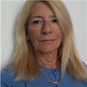 English teacher for little kids and high school und