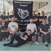 Profesor con amplia experiencia en artes marciles y titulado por el ministerio de deportes imparte clases de Defensa Personal