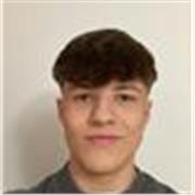 Estudiante de bachillerato con todos los conocimientos de la ESO preparado para enseñarlos.