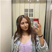 Profesora de Biologia imparte clases a alumnos de primeros años de la carrera de medicina