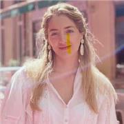 Plus que de la grammaire, je t’enseigne à vivre l’espagnol : découvre la langue, la culture et ta propre voix.