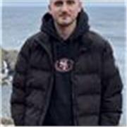 Graduado en Historia del Arte preparado para impartir clases y ayudar a jóvenes alumnos. 