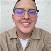 Profesional en administración de empresas, con pedagogía en ayudar a los niños a superar dudas y afrontar nuevos retos del conocimiento