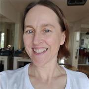 La profesora de Tango imparte clases particulares a los principiantes de ambos sexos