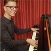 Offro lezioni online e dal vivo di Pianoforte, storia della musica, teoria musicale, solfeggio, armonia…