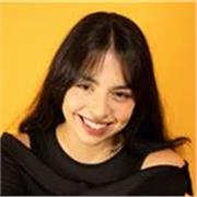 Lezioni di canto pop con insegnante laureata in conservatorio per trovare la tua vera voce