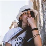 Pianoforte per principianti e intermedi! Con solo due ore a settimana di pratica e teoria posso aiutarti a suonare i tuoi brani preferiti sin dai primi mesi di lezione adattandoli al livello attuale dello studente