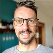 Fotografo con esperienza soprattutto nel campo immobiliare, faccio corsi e lezioni private per migliorare la tua fotografia