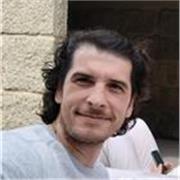 Jugador de tenis con más de 25 años de experiencia y trayectoria competitiva. Clases para todas las edades y niveles