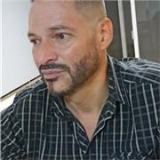 Maestro de Derecho con experiencia y metodología de aprendizaje