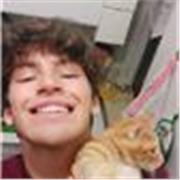 Studente ultimo anno liceo scientifico Altiero Spinelli e prossimo studente di medicina. Molto bravo in matematica e scienze