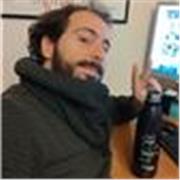 Laureato in Filologia moderna offre lezioni a studenti delle scuole medie e dei licei