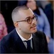 Sono Nicola, psicologo con una forte passione per le scienze umanistiche e sociali
