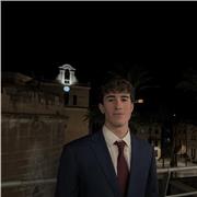 Soy un chico estudioso con pasión por enseñar a lo que todavía están en el instituto