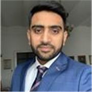 Science tutor providing lectures to children of all ages