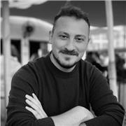 Profesor de lengua castellana, catalana e inglés imparte clases a niños de todas las edades, desde Primaria a Bachillerato, en un horario acordado previamente y que se ajustará a las necesidades de cada uno