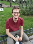 Giovane pianista dà lezioni di pianoforte, teoria e storia della musica