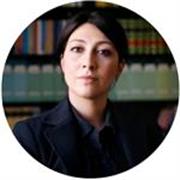 Laureata in giurisprudenza, abilitata all'esercizio della professione forense