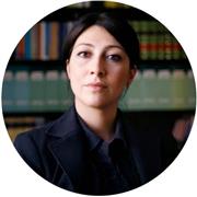 Laureata in giurisprudenza, abilitata all'esercizio della professione forense